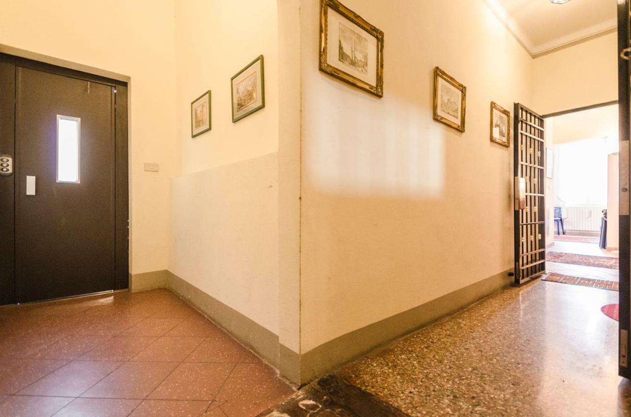 Lupari Apartment, Palazzo Storico Sotto Le Due Torri Болонья Экстерьер фото