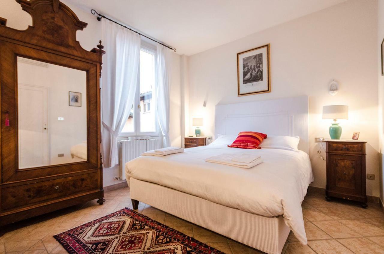 Lupari Apartment, Palazzo Storico Sotto Le Due Torri Болонья Экстерьер фото