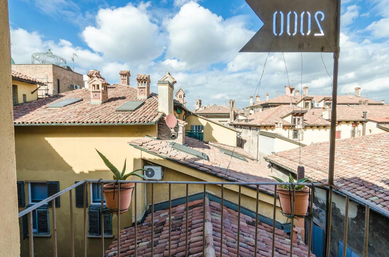 Lupari Apartment, Palazzo Storico Sotto Le Due Torri Болонья Экстерьер фото